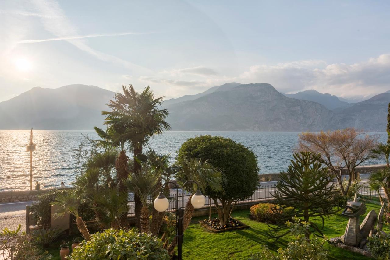 Hotel Drago - Garda Lake Collection Бренцоне-суль-Гарда Экстерьер фото