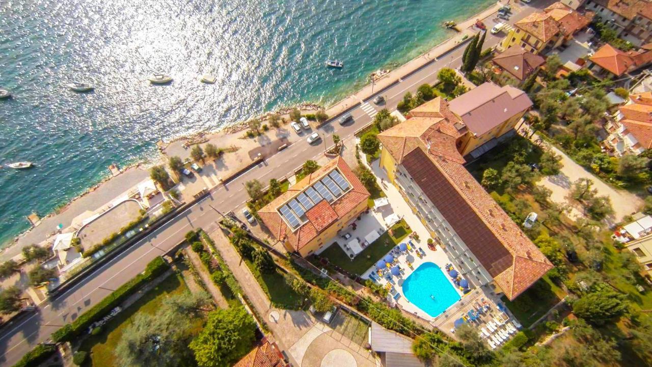 Hotel Drago - Garda Lake Collection Бренцоне-суль-Гарда Экстерьер фото