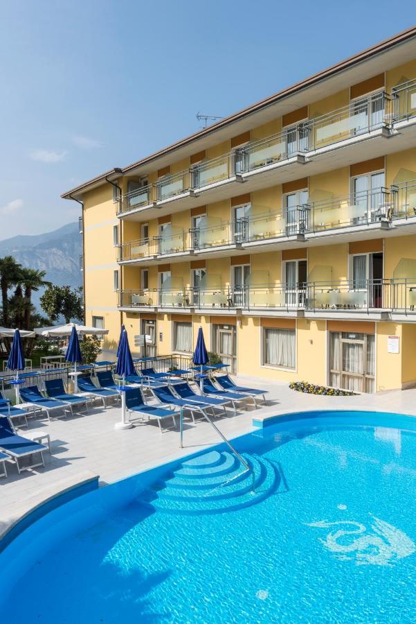 Hotel Drago - Garda Lake Collection Бренцоне-суль-Гарда Экстерьер фото