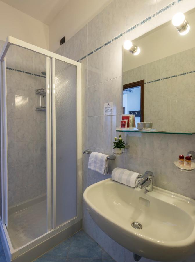 Hotel Drago - Garda Lake Collection Бренцоне-суль-Гарда Экстерьер фото