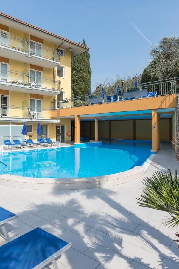 Hotel Drago - Garda Lake Collection Бренцоне-суль-Гарда Экстерьер фото